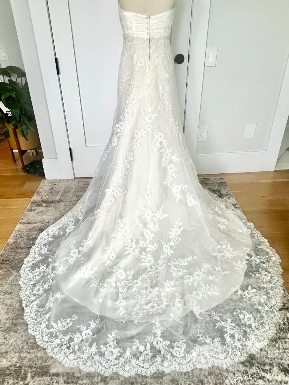 Casablanca Bridal 1955 "Dazzling Destiny" | Fit & Flare Wedding Gown | Size 8 - Picture 15 of 16